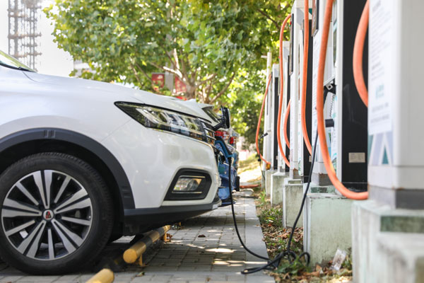 Kakšno vzdrževanje naj opravljajo električna vozila